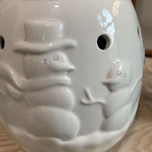 Scentsy 2010 Snow Day Wax Warmer Full Size Snowman Scene - Picture 3 of 17